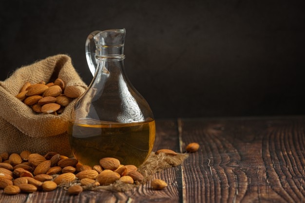 روغن بادام تلخ 4 روغن بادام تلخ